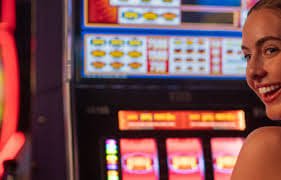 Sảnh Live Casino b52 game – bàn baccarat phát sóng trực tiếp với dealer người thật
